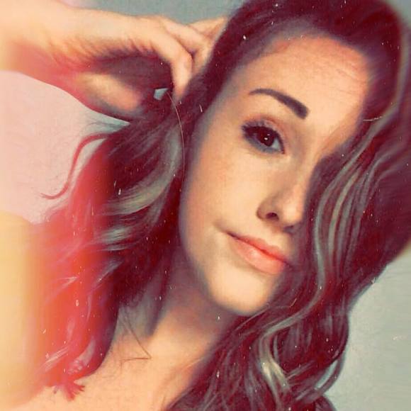 Meet your Posher, Olivia - Picture 1 of 2